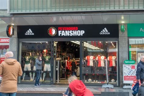 feyenoord fanshop binnenwegplein.